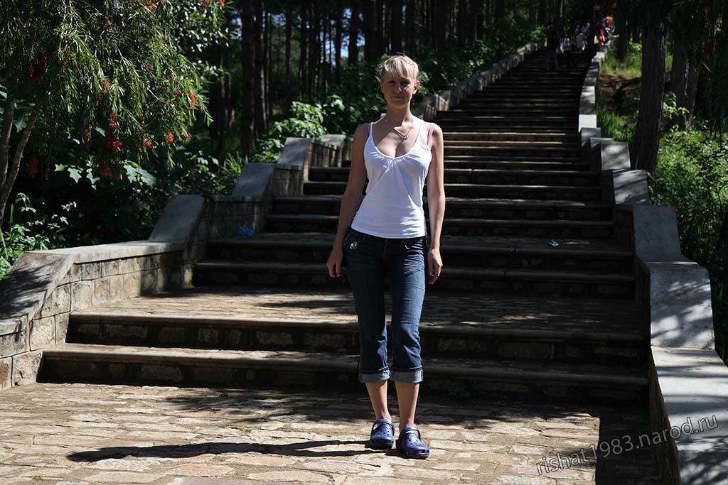 IMG_6401.jpg - Park at Xuang Lin Monastery