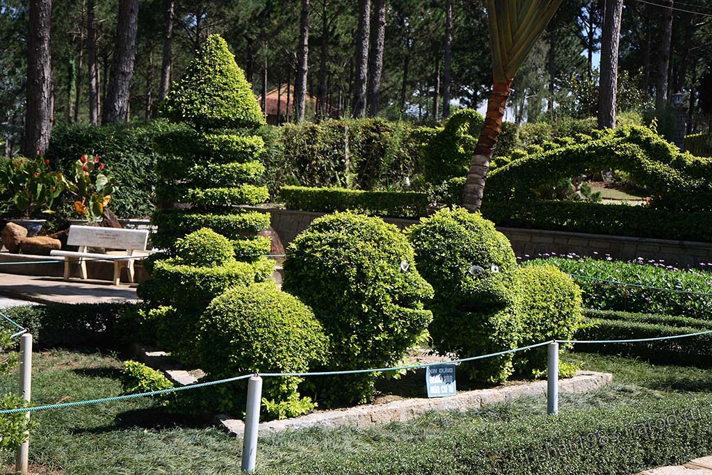 IMG_6418.jpg - Park at Xuang Lin Monastery