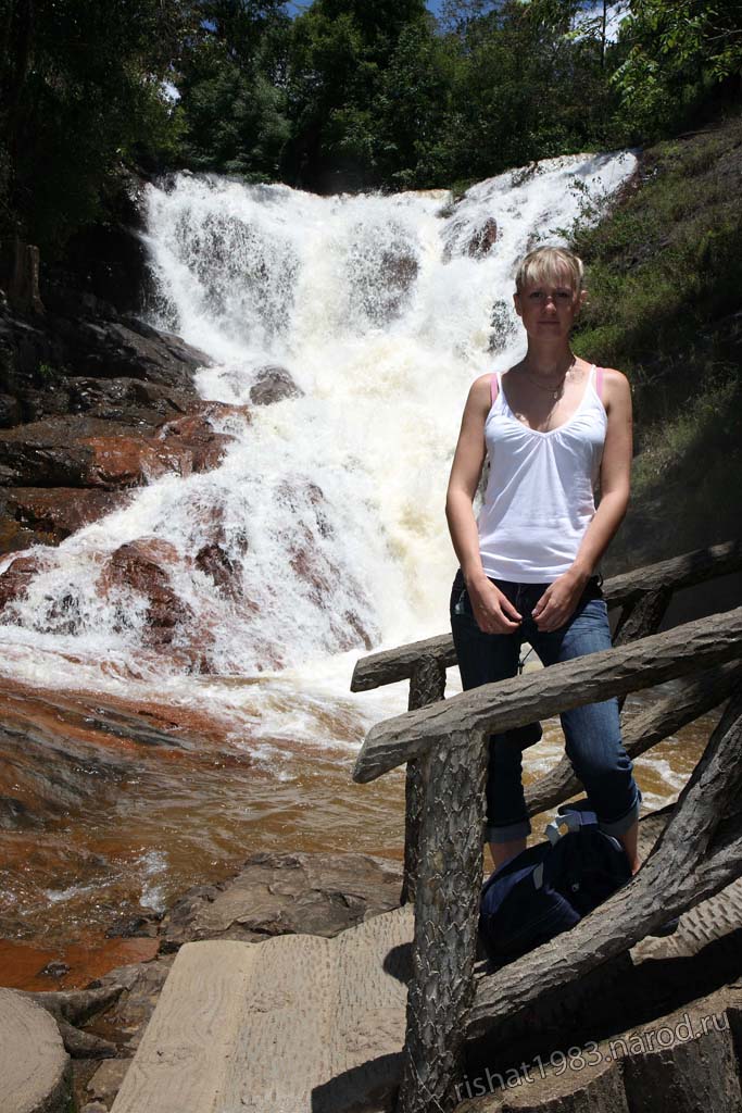 IMG_6692.jpg - Anna at Datanla Waterfall