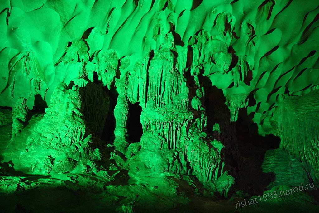 IMG_4421.jpg - Inside the cave