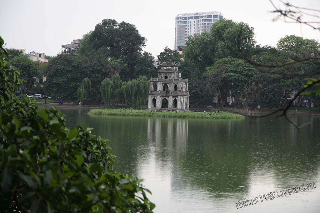 IMG_4076.jpg - Hoan Kiem Lake